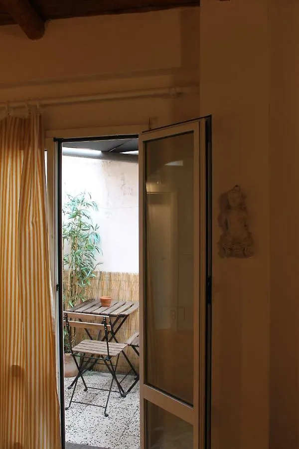 Paglietta Home Bologna 0*,  Italia